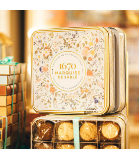 Biscuits sablés assortiment nature, pépites de caramel, de citron et tout chocolat - coffret métal "Bouquet Sauvage" 400g