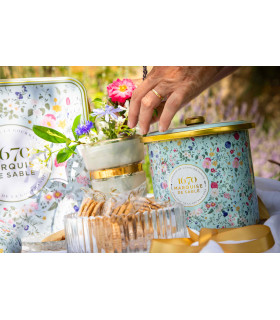 Biscuits sablés assortiment nature et tout chocolat - seau métal "bouquet sauvage" 250g